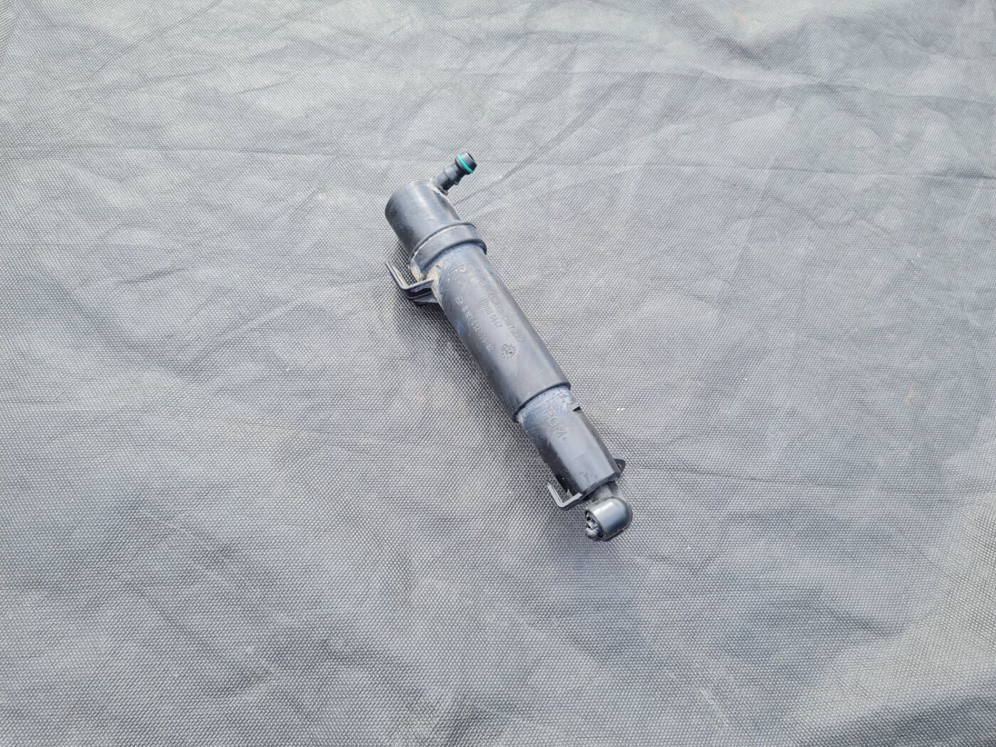 Lukturu mazgātāja sprausla priekš MERCEDES BENZ CLS 320 2005 1 Lukturu mazgātāja sprausla priekš MERCEDES BENZ CLS 320 2005