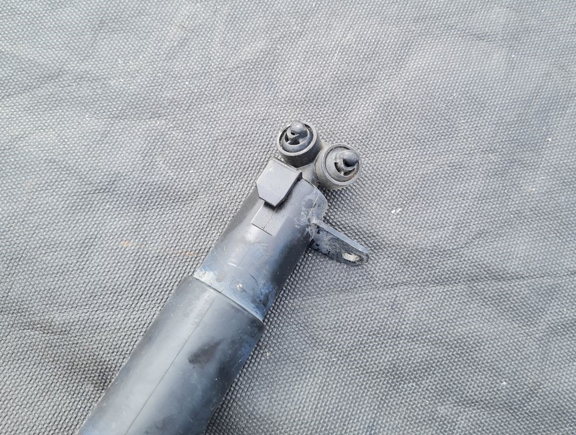 Lukturu mazgātāja sprausla priekš MERCEDES BENZ CLS 320 2005 4 Lukturu mazgātāja sprausla priekš MERCEDES BENZ CLS 320 2005