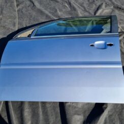 Priekšējās kreisās durvis priekš OPEL VECTRA C 2008