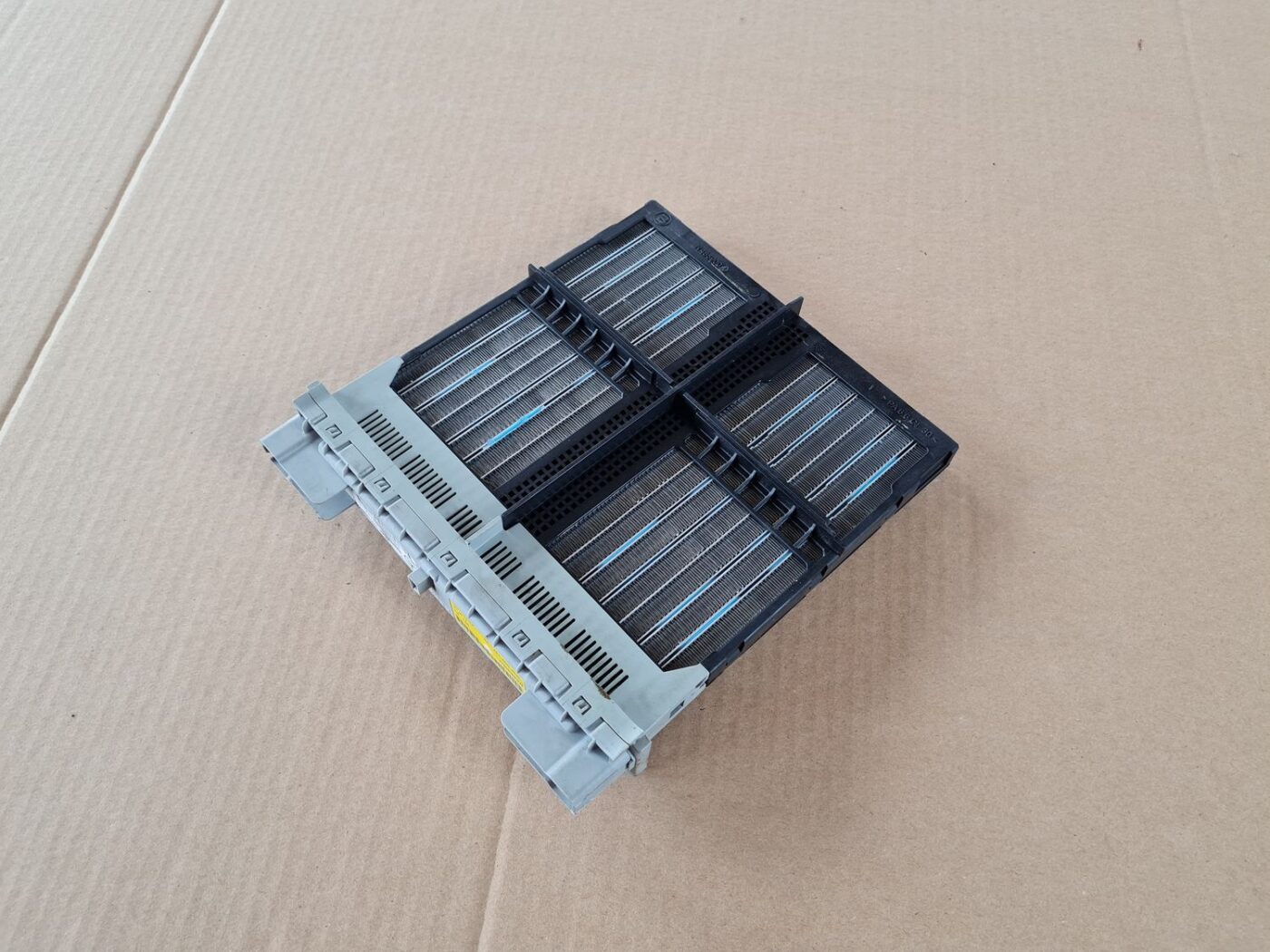 Papildus autonoma elektriskais sildītājs priekš MERCEDES BENZ E250 W212 2014 1 Papildus autonoma elektriskais sildītājs priekš MERCEDES BENZ E250 W212 2014