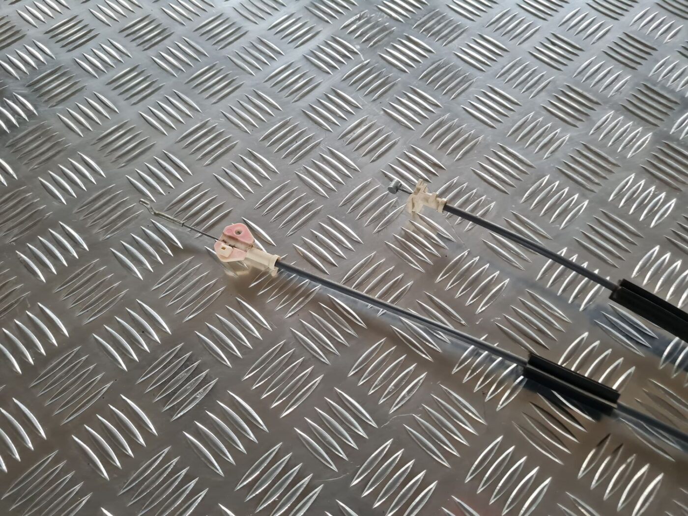 Aizmugurējo kreiso durvju slēdzene priekš OPEL ZAFIRA 1999 5 Aizmugurējo kreiso durvju slēdzene priekš OPEL ZAFIRA 1999