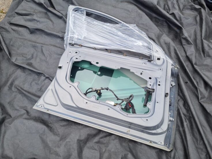 Priekšējās kreisās durvis priekš VOLVO S40 2007