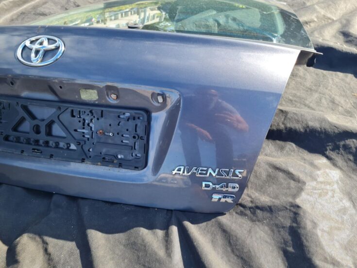 Bagāžnieka vāks priekš TOYOTA AVENSIS 2008