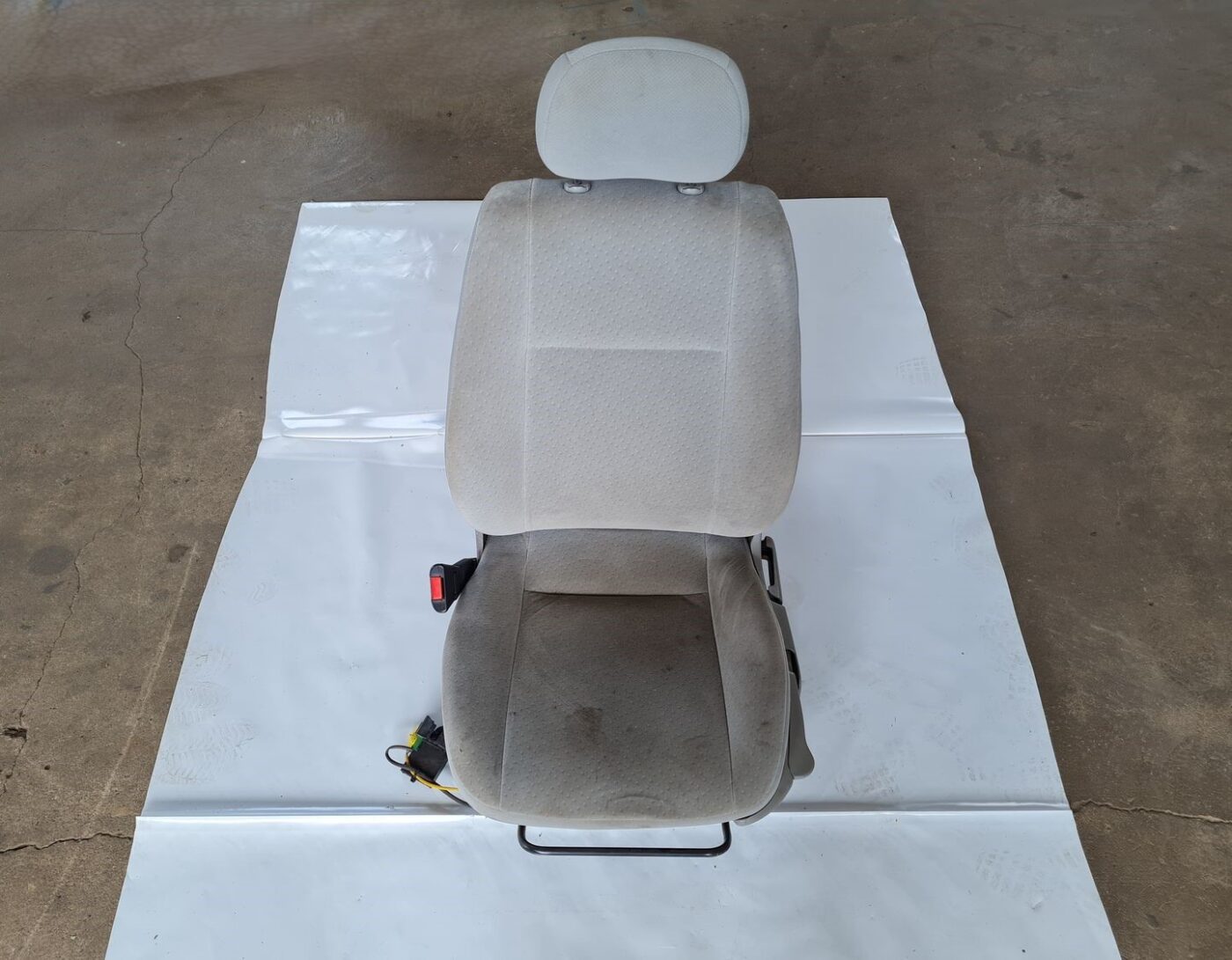 Priekšējais kreisais sēdeklis priekš OPEL ZAFIRA 1999 1 Priekšējais kreisais sēdeklis priekš OPEL ZAFIRA 1999