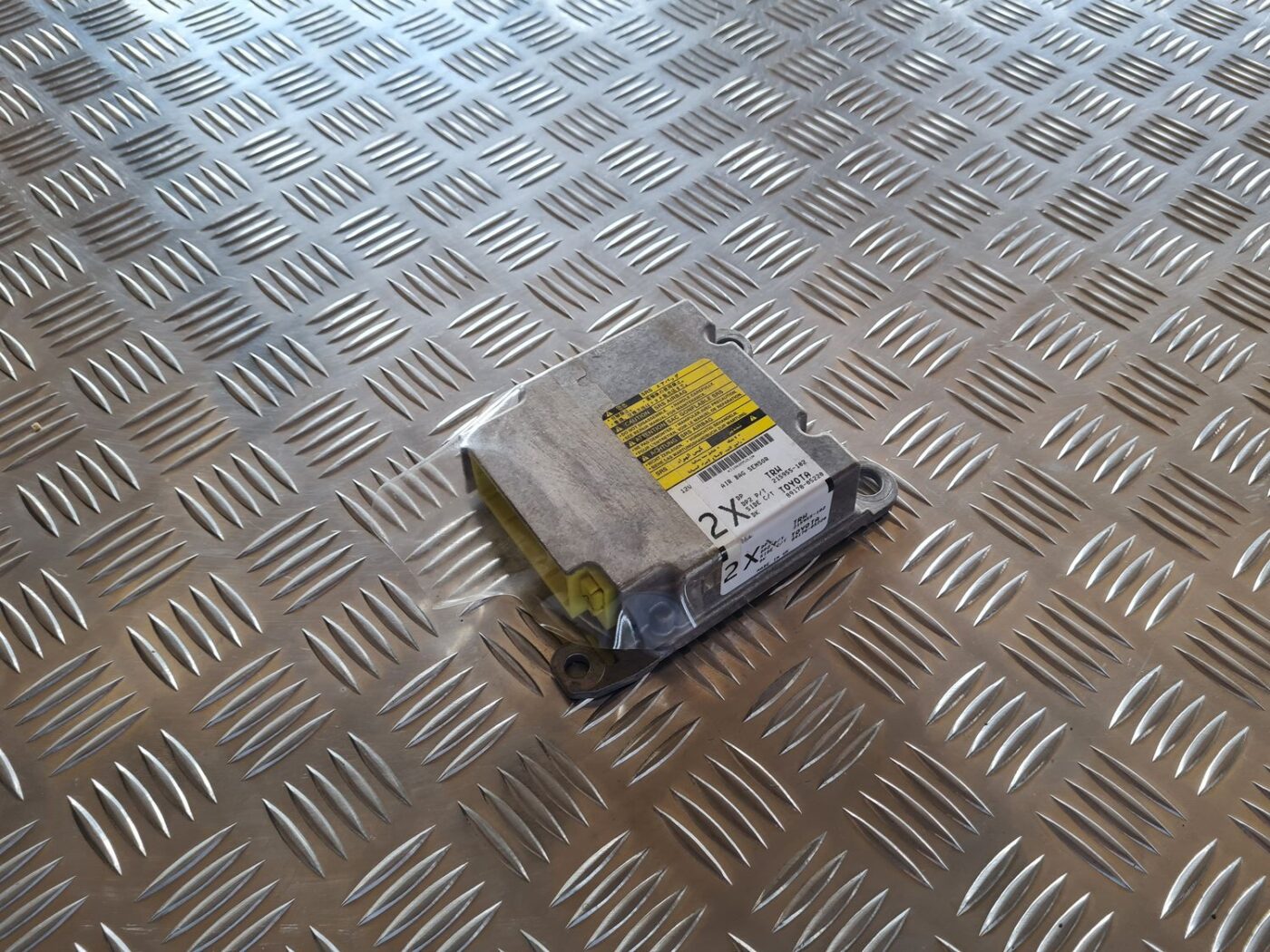 Drošības spilvena vadības bloks priekš TOYOTA AVENSIS 2007 1 Drošības spilvena vadības bloks priekš TOYOTA AVENSIS 2007