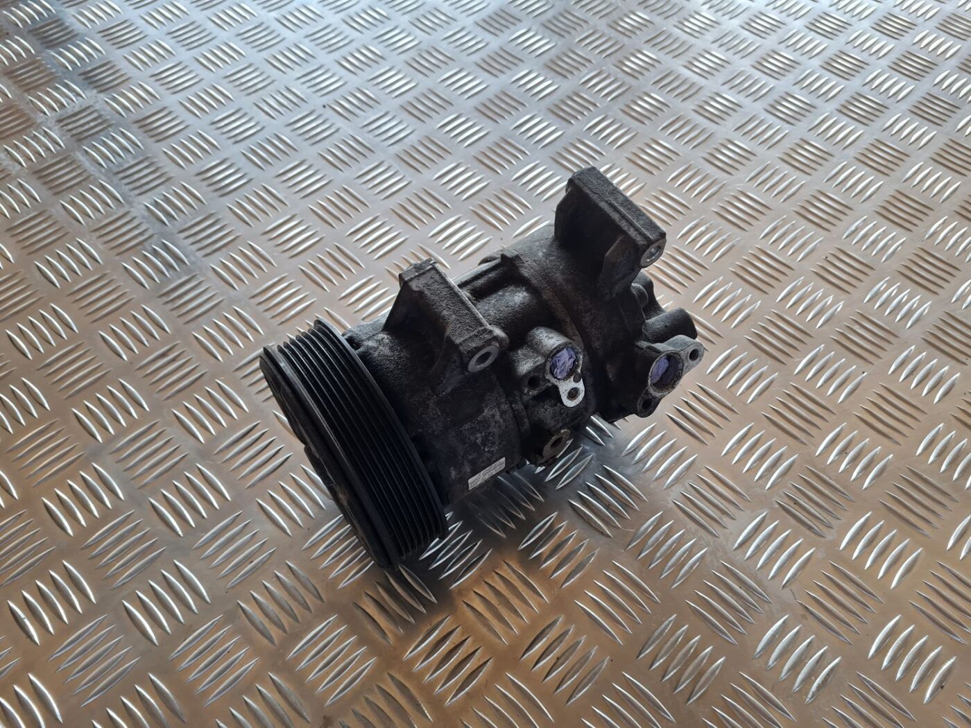 Gaisa kondicioniera kompresors priekš TOYOTA AVENSIS 2007 4 Gaisa kondicioniera kompresors priekš TOYOTA AVENSIS 2007