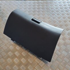 Mantu glabāšanas nodalījums pasažiera pusē priekš TOYOTA AVENSIS 2007