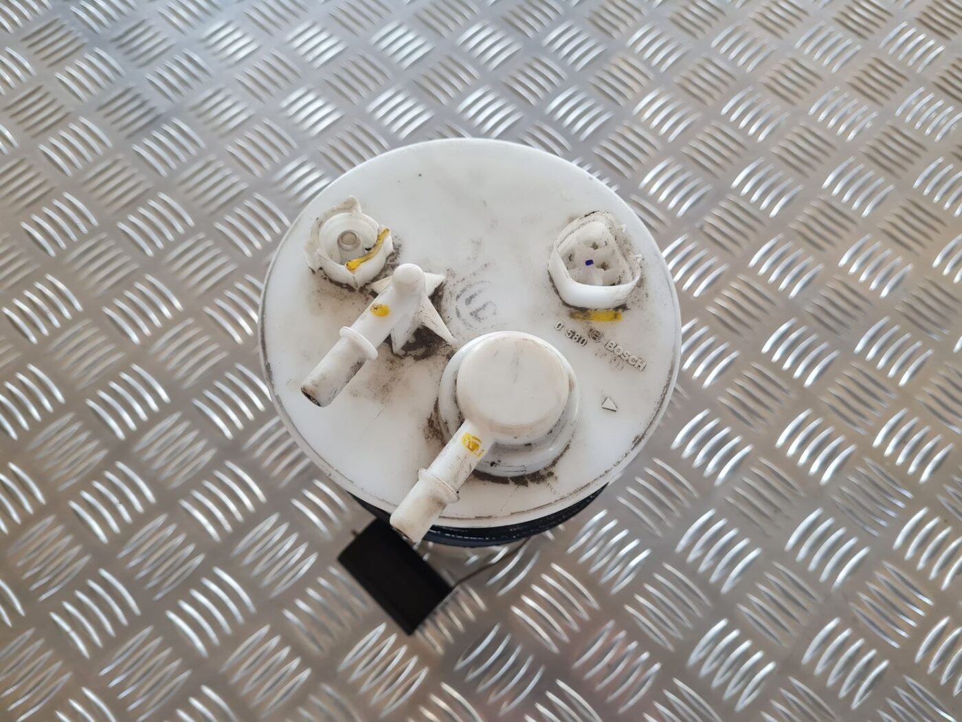 Degvielas tvertnes sūkņa līmeņa devējs priekš TOYOTA AVENSIS 2007 4 Degvielas tvertnes sūkņa līmeņa devējs priekš TOYOTA AVENSIS 2007