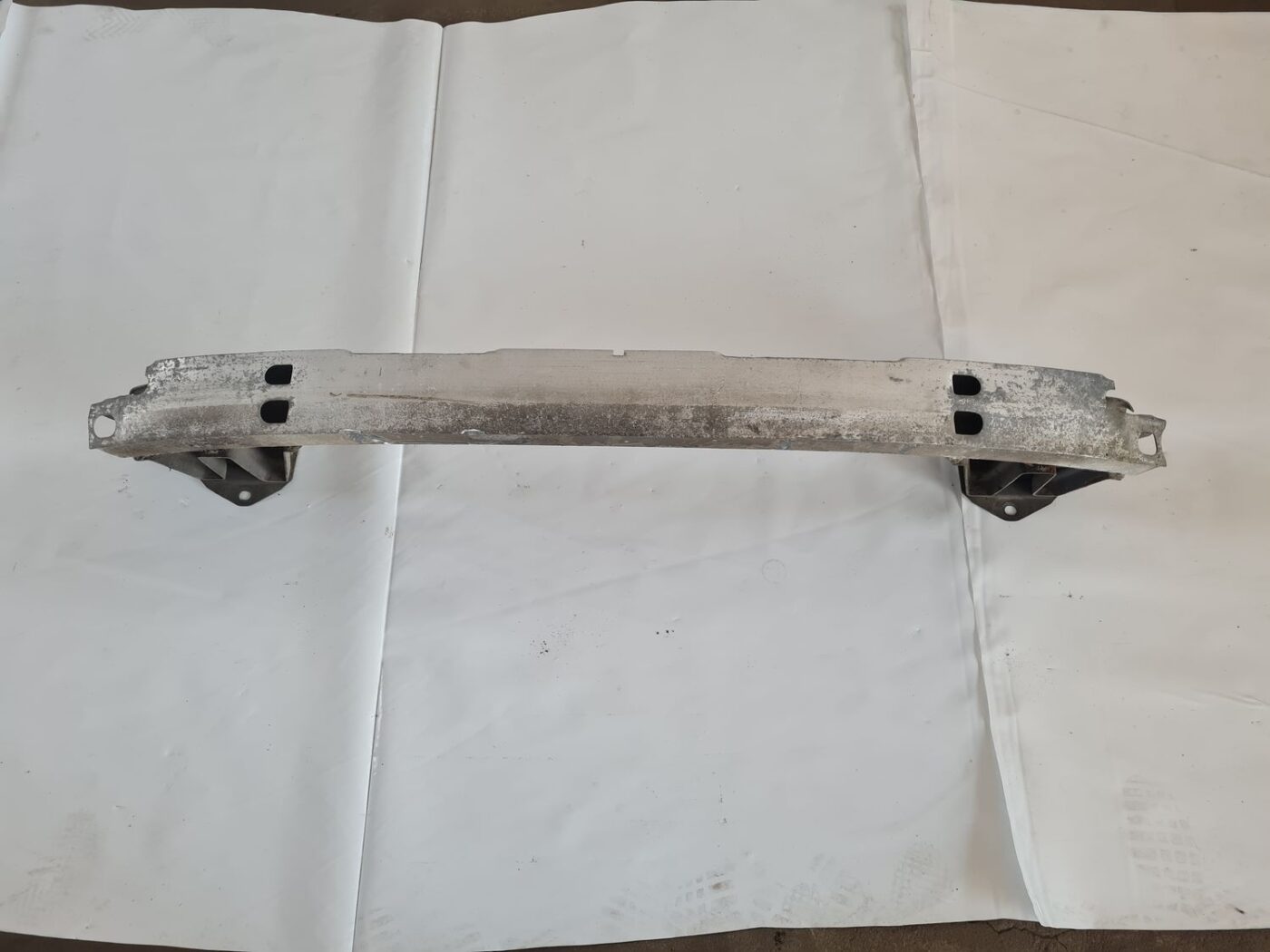 Aizmugurējā bufera pastiprinātājs priekš TOYOTA AVENSIS 2007 1 Aizmugurējā bufera pastiprinātājs priekš TOYOTA AVENSIS 2007