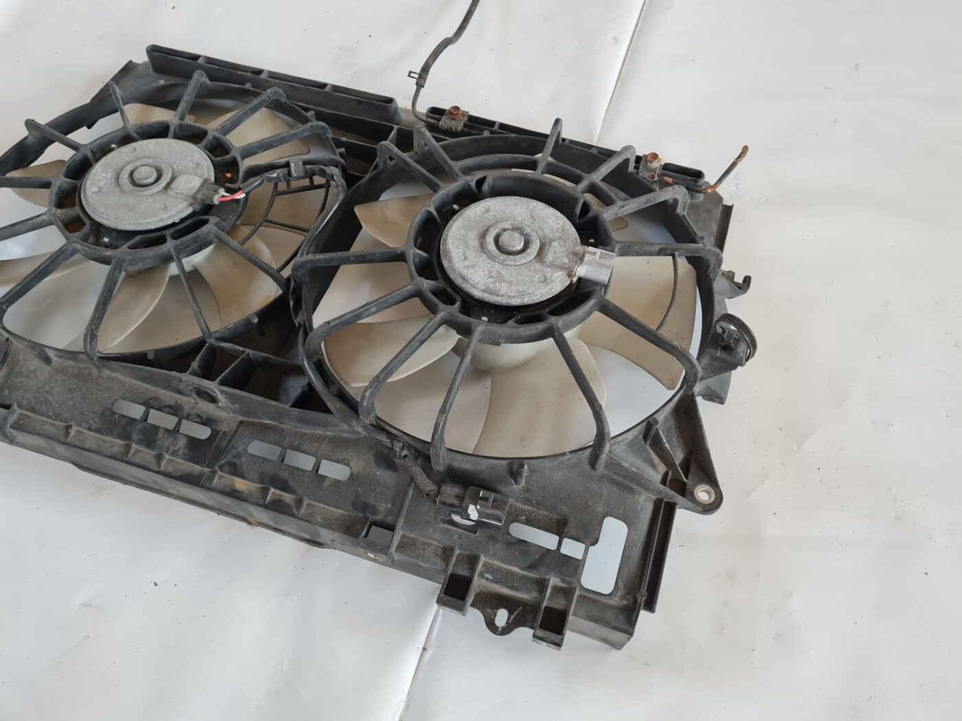 Dzesēšanas radiatora ventilators priekš TOYOTA AVENSIS 2007 3 Dzesēšanas radiatora ventilators priekš TOYOTA AVENSIS 2007