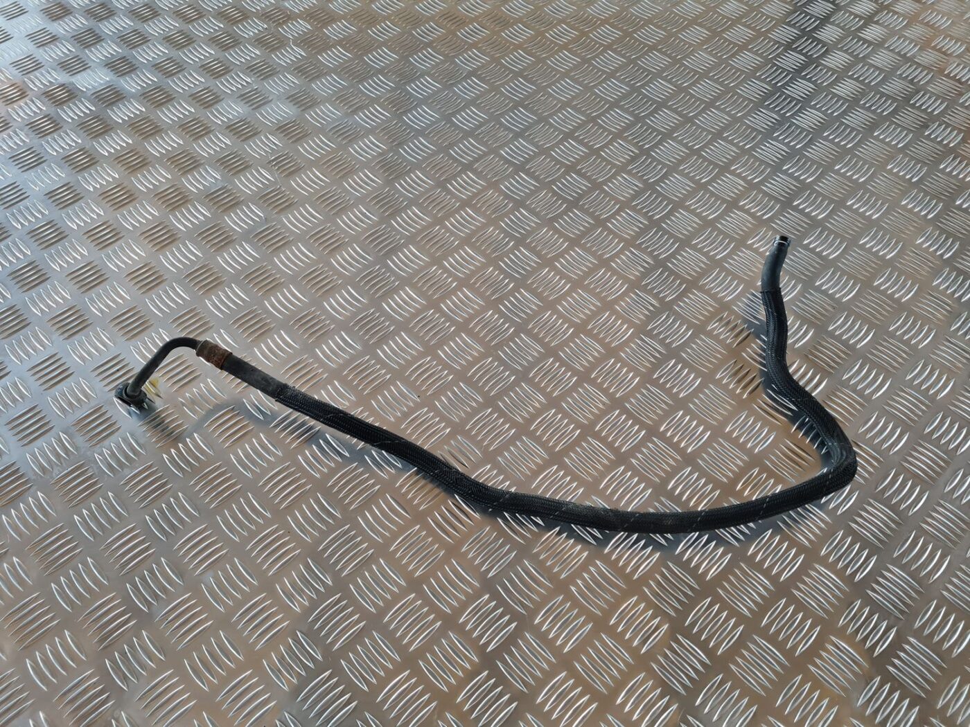 Hidrauliska pastiprinātāja caurule priekš AUDI A6 AVANT 2006 S-LINE 1 Hidrauliska pastiprinātāja caurule priekš AUDI A6 AVANT 2006 S-LINE