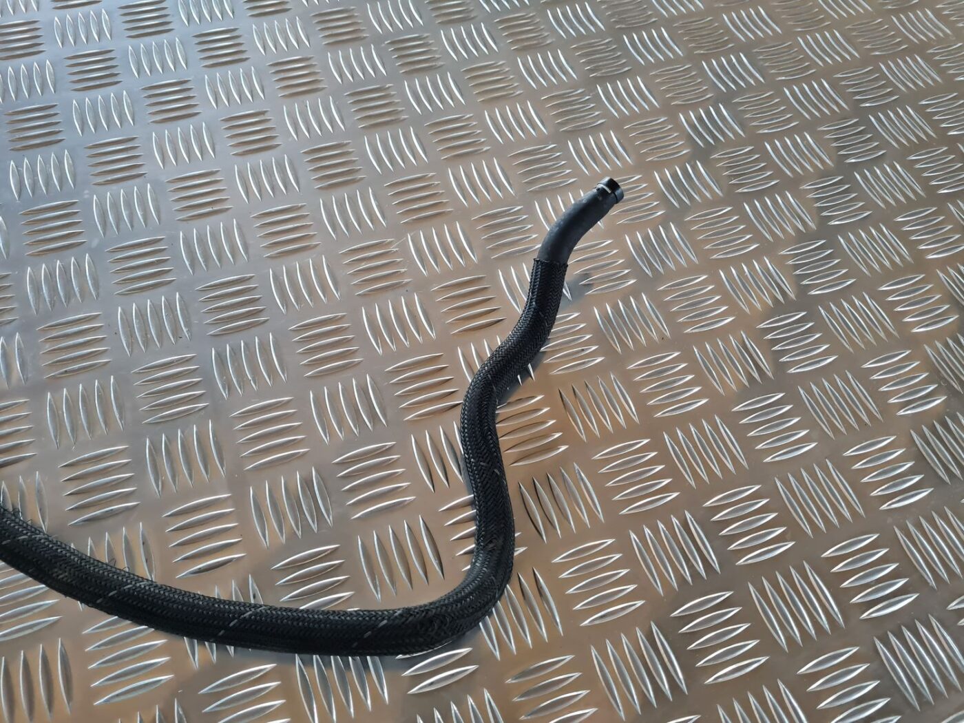 Hidrauliska pastiprinātāja caurule priekš AUDI A6 AVANT 2006 S-LINE 3 Hidrauliska pastiprinātāja caurule priekš AUDI A6 AVANT 2006 S-LINE