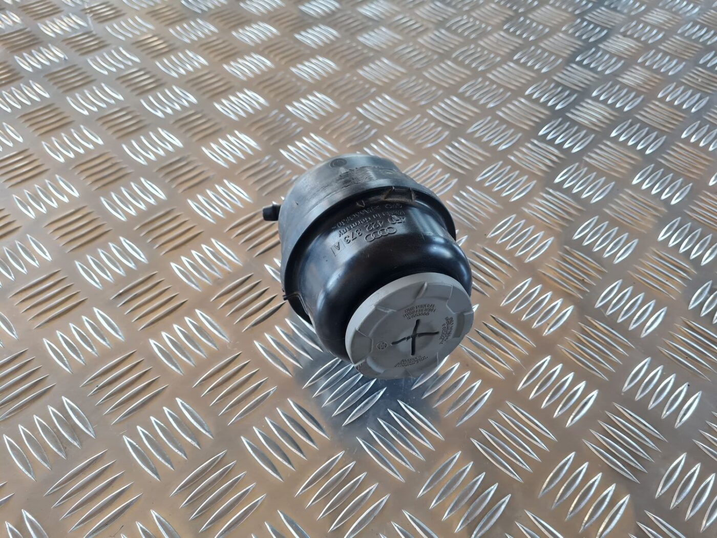 Stūres pastiprinātāja tvertne priekš AUDI A6 AVANT 2006 S-LINE 3 Stūres pastiprinātāja tvertne priekš AUDI A6 AVANT 2006 S-LINE