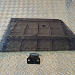 Aizmugurējo kreiso durvju stikls priekš AUDI A6 AVANT 2006 S-LINE