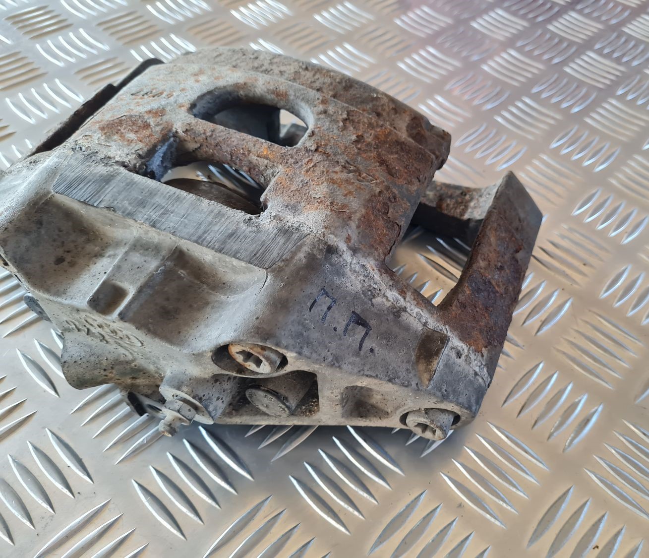 Priekšējais labais suports priekš AUDI A6 AVANT 2006 S-LINE 2 Priekšējais labais suports priekš AUDI A6 AVANT 2006 S-LINE