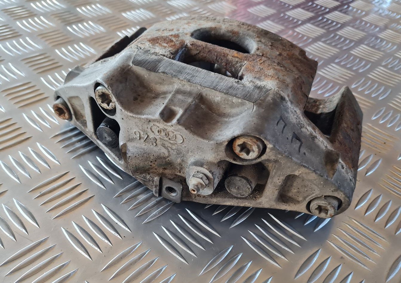 Priekšējais labais suports priekš AUDI A6 AVANT 2006 S-LINE 5 Priekšējais labais suports priekš AUDI A6 AVANT 2006 S-LINE