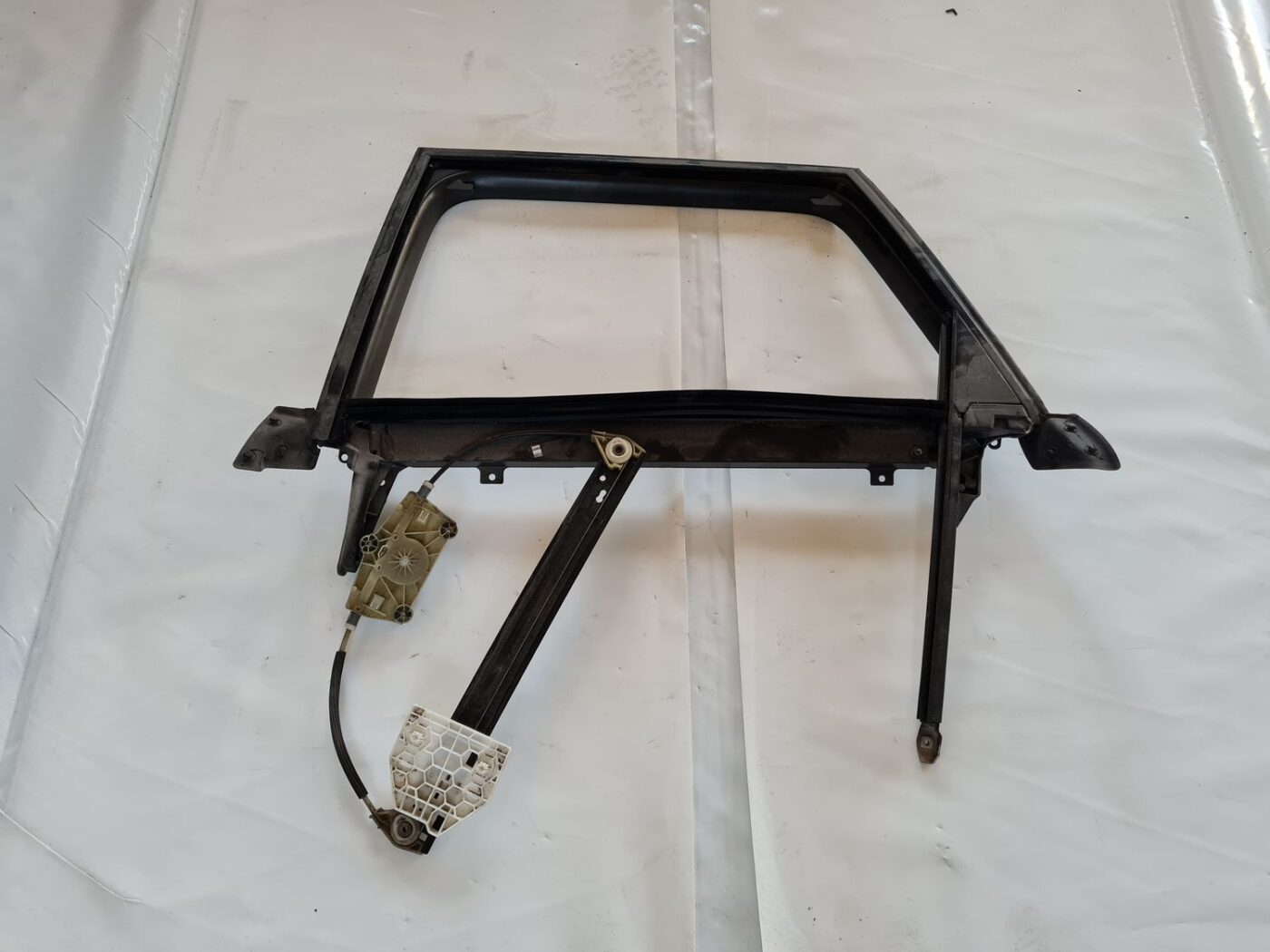 Durvju rāmis priekš AUDI A6 AVANT 2006 S-LINE 1 Durvju rāmis priekš AUDI A6 AVANT 2006 S-LINE