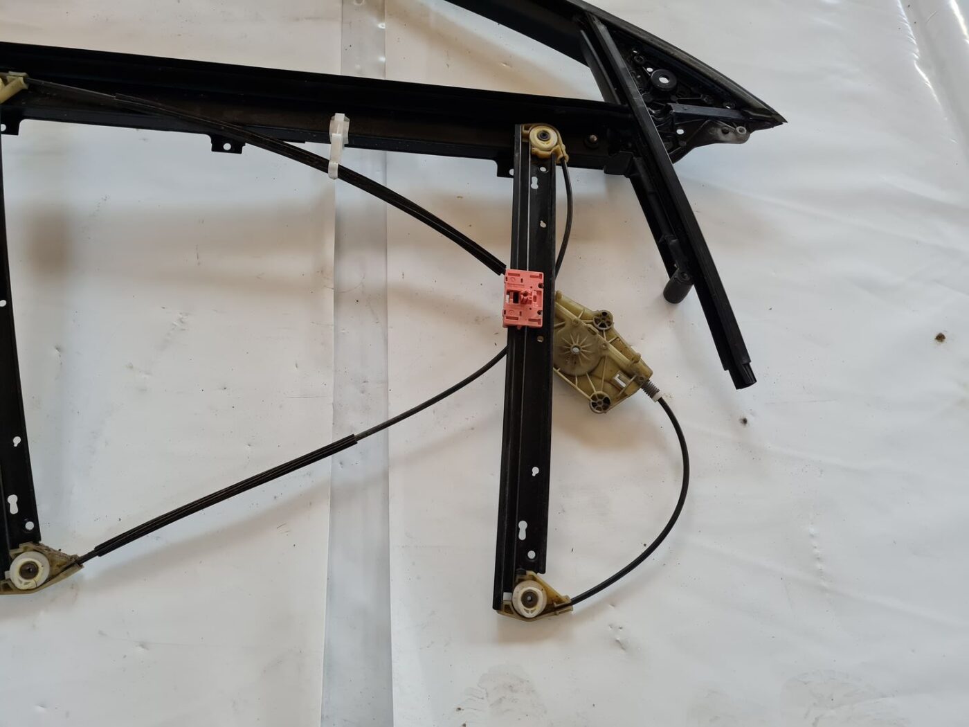 Durvju rāmis priekš AUDI A6 AVANT 2006 S-LINE 2 Durvju rāmis priekš AUDI A6 AVANT 2006 S-LINE