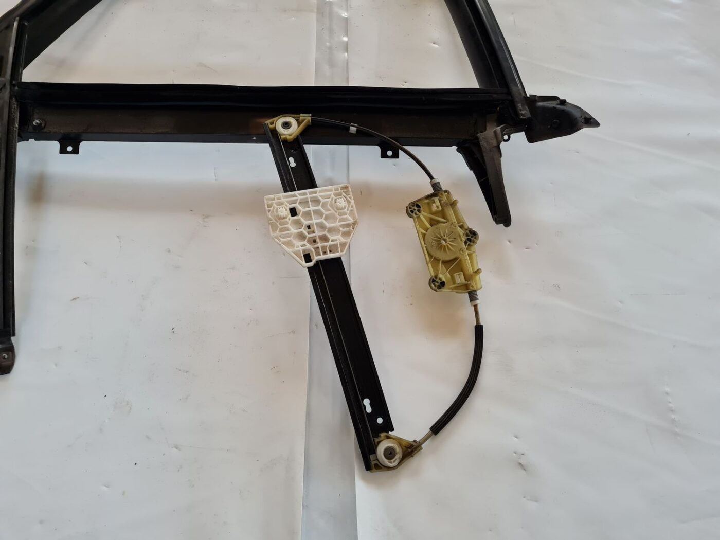 Durvju rāmis priekš AUDI A6 AVANT 2006 S-LINE 2 Durvju rāmis priekš AUDI A6 AVANT 2006 S-LINE