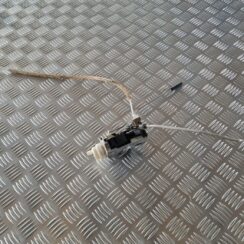 Priekšējo labo durvju slēdzene priekš AUDI A4 2000 AVANT