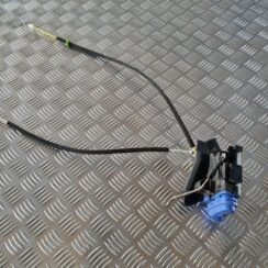 Aizmugurējo labo durvju slēdzene priekš AUDI A4 2000 AVANT