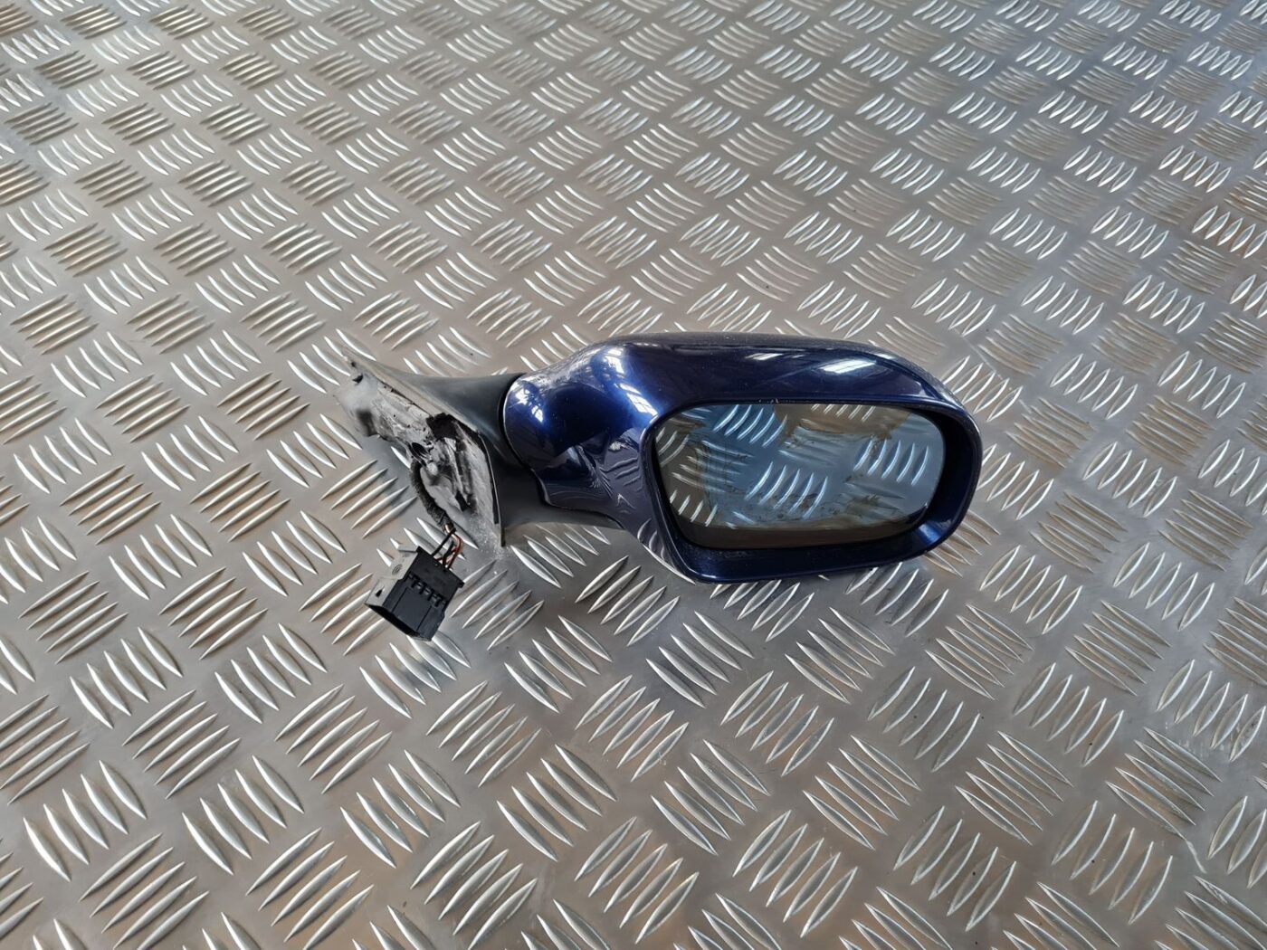 Ārējais spogulis, pa labi priekš AUDI A4 2000 AVANT 1 Ārējais spogulis, pa labi priekš AUDI A4 2000 AVANT