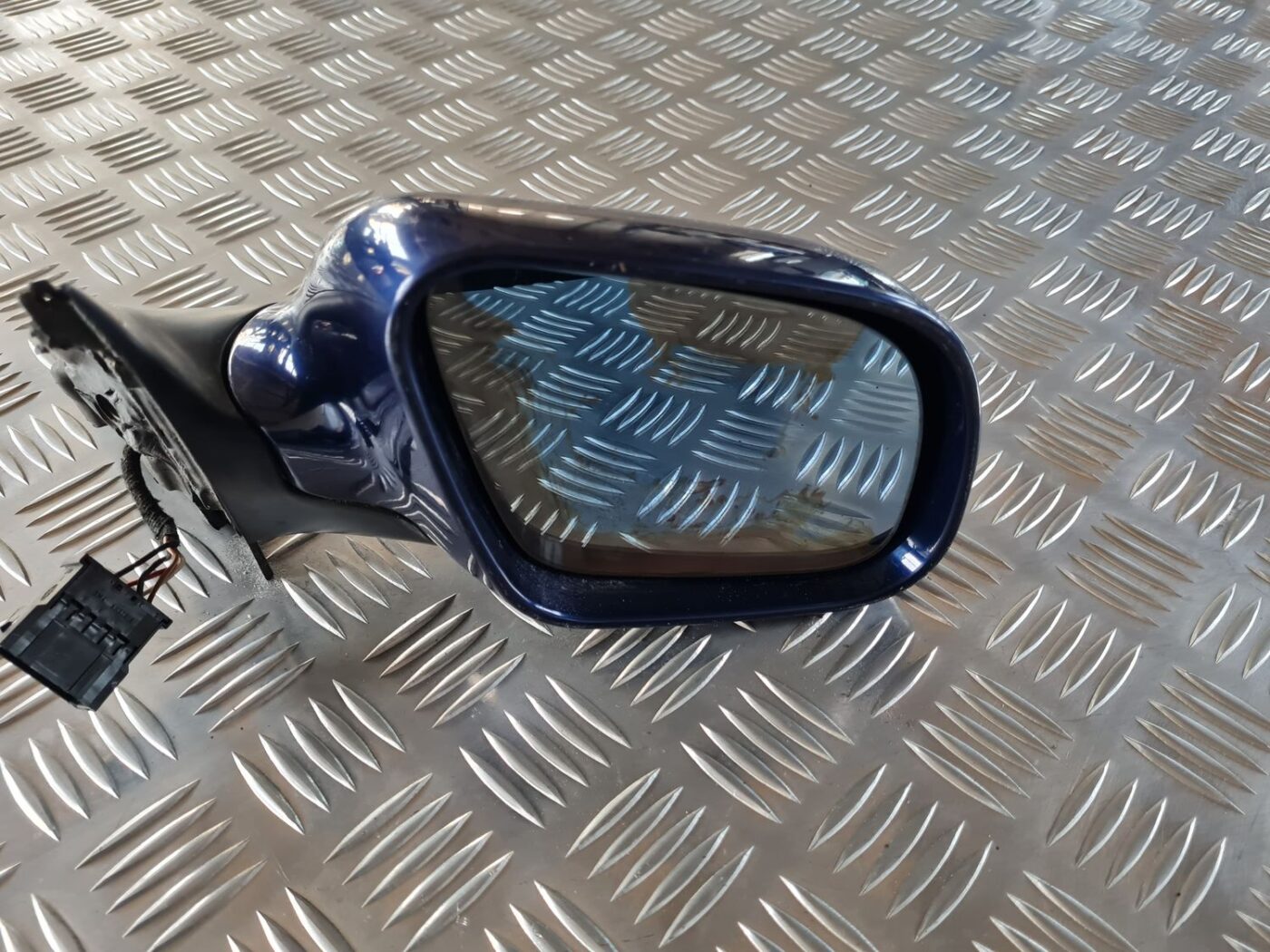 Ārējais spogulis, pa labi priekš AUDI A4 2000 AVANT 2 Ārējais spogulis, pa labi priekš AUDI A4 2000 AVANT