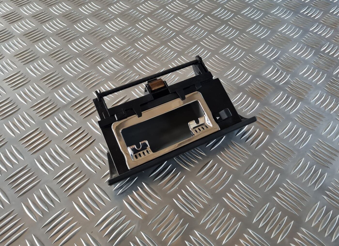 Pelnu trauks priekš AUDI A4 2000 AVANT 1 Pelnu trauks priekš AUDI A4 2000 AVANT