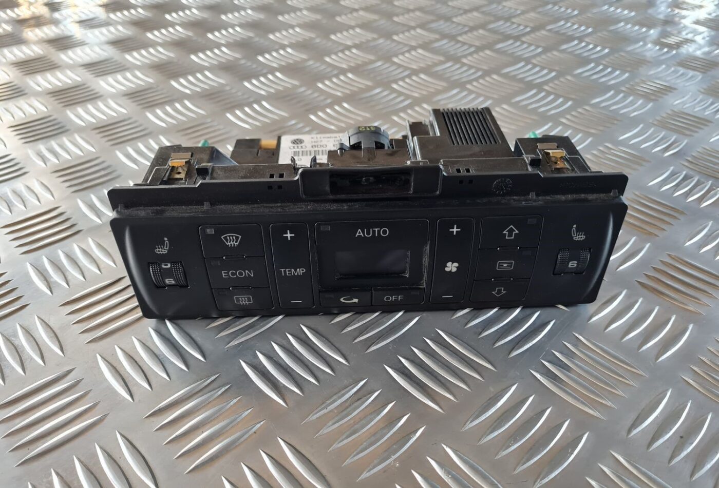 Klimata kontroles bloks priekš AUDI A4 2000 AVANT 2 Klimata kontroles bloks priekš AUDI A4 2000 AVANT