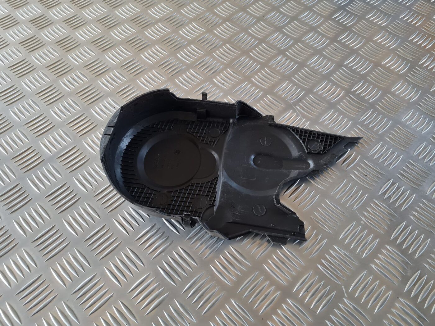 Zobsīksnas aizsargs priekš AUDI A4 2000 AVANT 4 Zobsīksnas aizsargs priekš AUDI A4 2000 AVANT