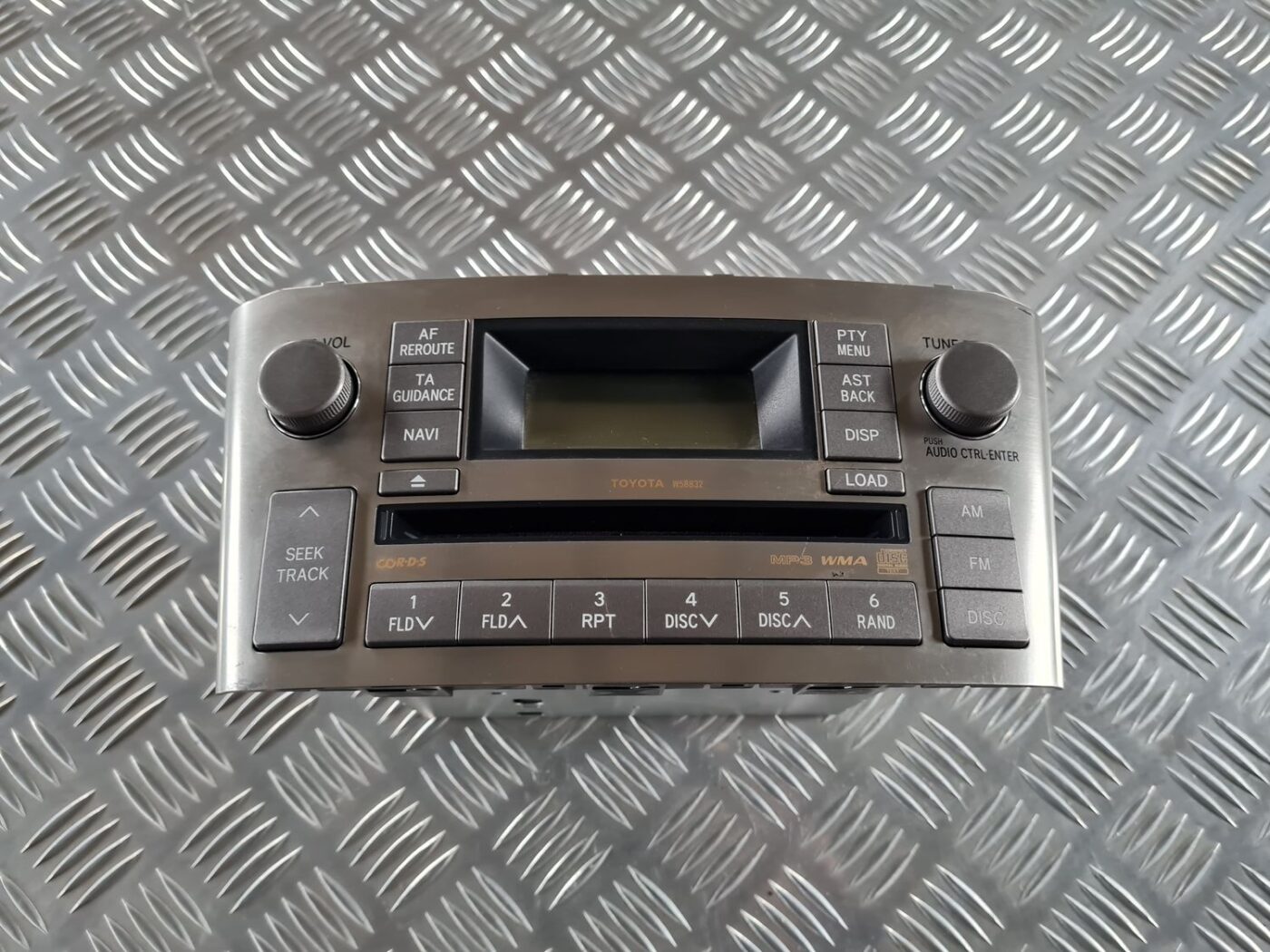 CD/DVD/Navigācijas bloks priekš TOYOTA AVENSIS 2007 2 CD/DVD/Navigācijas bloks priekš TOYOTA AVENSIS 2007