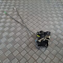 Priekšējo labo durvju slēdzene priekš TOYOTA AVENSIS 2007