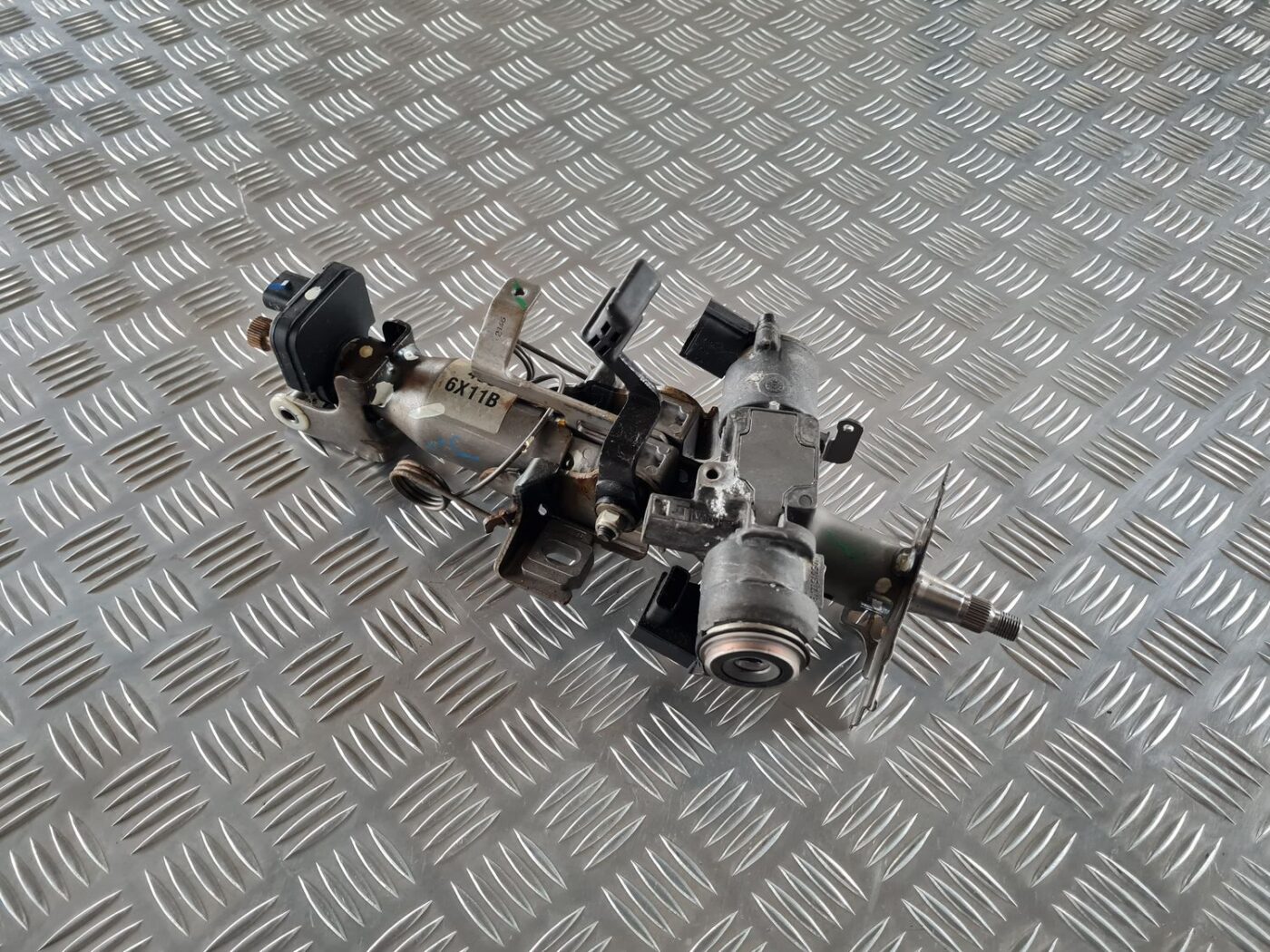 Stūres statne priekš TOYOTA AVENSIS 2007 1 Stūres statne priekš TOYOTA AVENSIS 2007