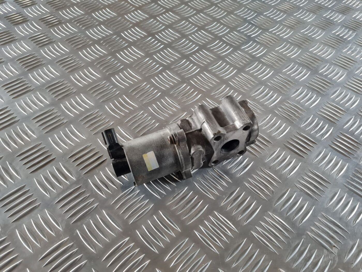 EGR vārsts priekš TOYOTA AVENSIS 2007 2 EGR vārsts priekš TOYOTA AVENSIS 2007