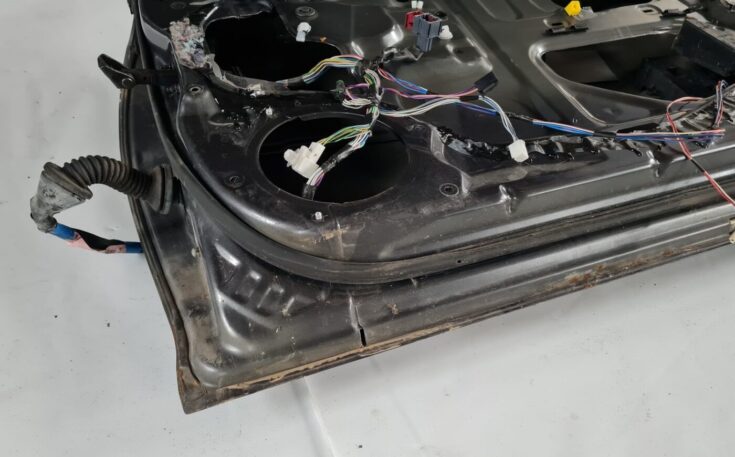 Priekšējās labās durvis priekš TOYOTA AVENSIS 2007
