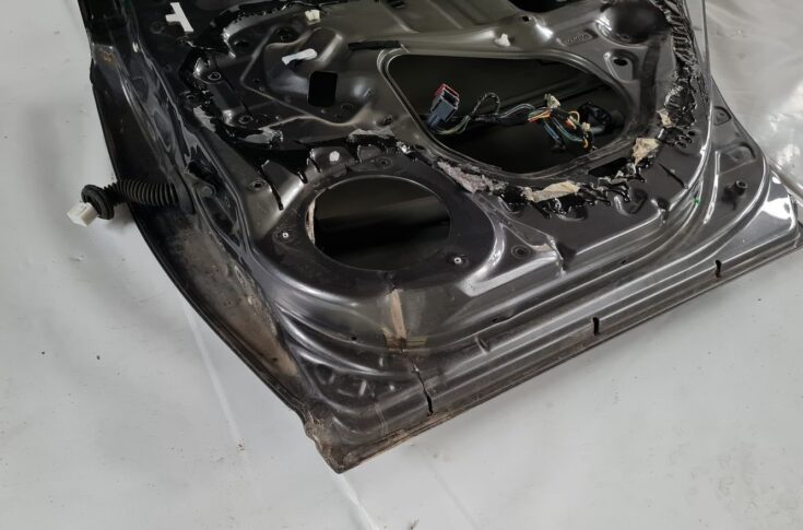 Aizmugurējās labās durvis priekš TOYOTA AVENSIS 2007