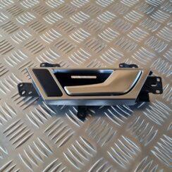 Salona durvju rokturis, aizmugures labais priekš AUDI A6 2008