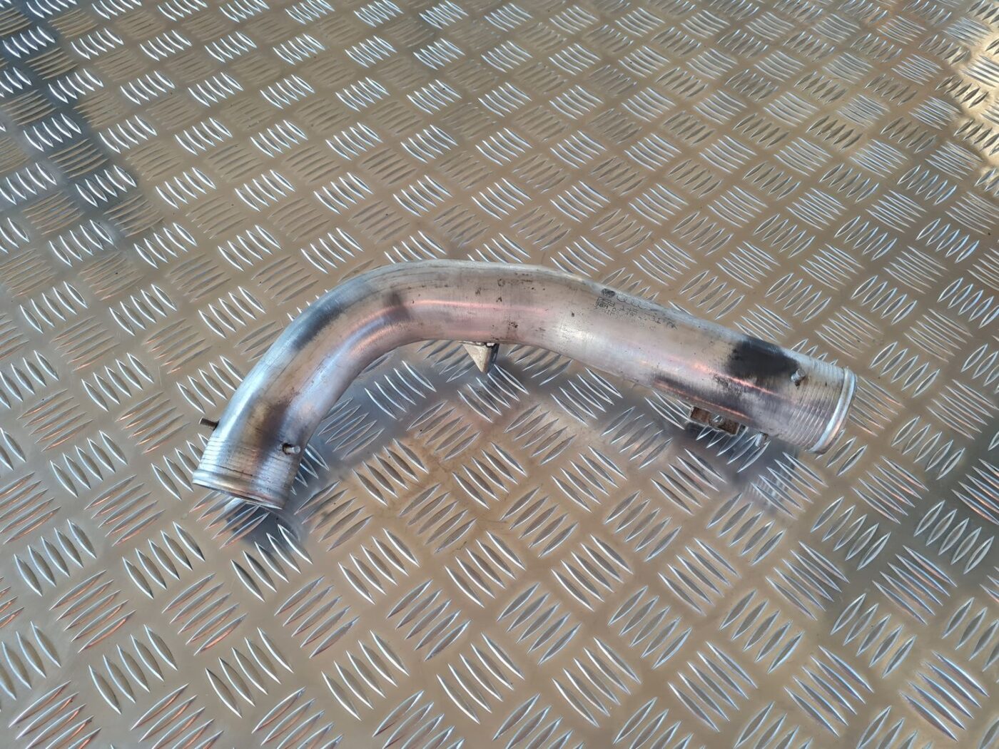 Interkulera caurule priekš AUDI A6 2008 1 Interkulera caurule priekš AUDI A6 2008