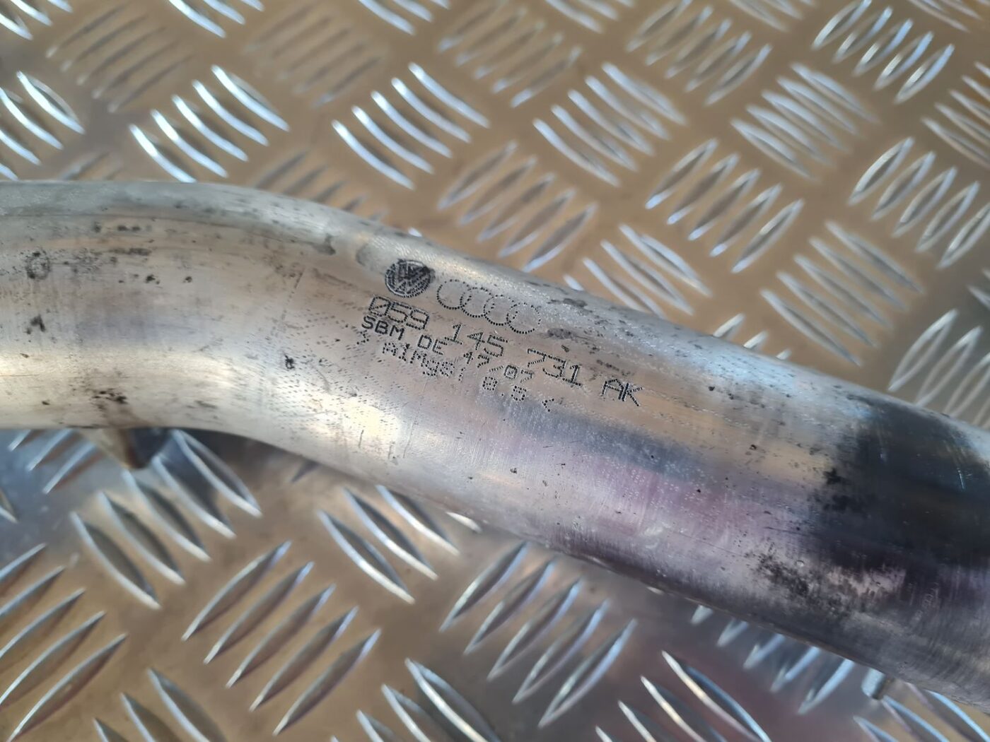 Interkulera caurule priekš AUDI A6 2008 2 Interkulera caurule priekš AUDI A6 2008