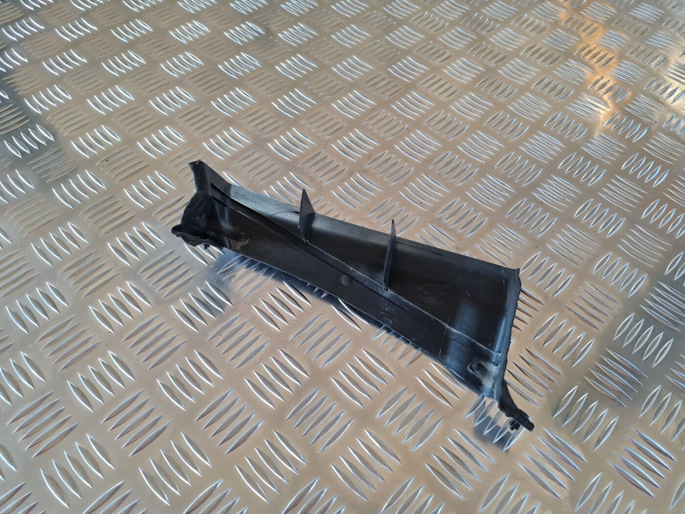 Ieplūdes gaisa deflektors/Difuzors priekš AUDI A6 2008 3 Ieplūdes gaisa deflektors/Difuzors priekš AUDI A6 2008