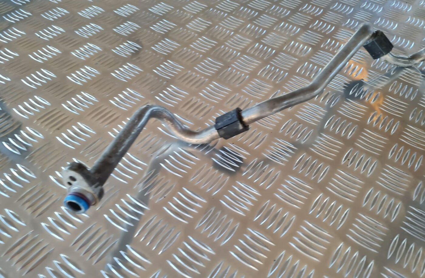 Gaisa kondicioniera galvenā caurule priekš AUDI A6 2008 3 Gaisa kondicioniera galvenā caurule priekš AUDI A6 2008