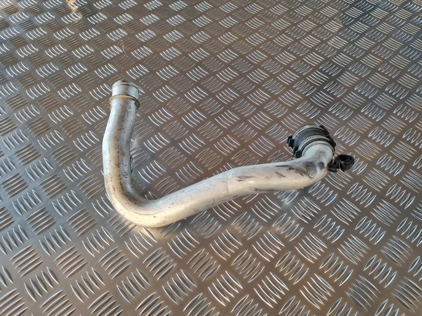 Interkulera caurule priekš AUDI A6 2008 1 Interkulera caurule priekš AUDI A6 2008