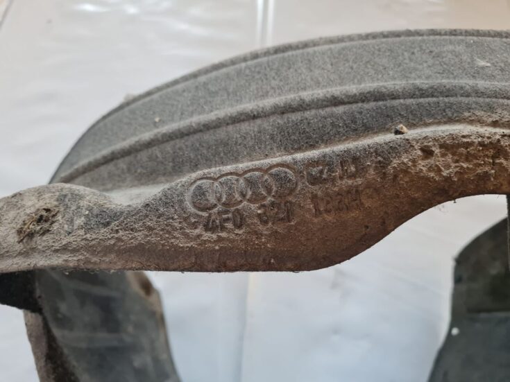 Priekšējais kreisais paspārns priekš AUDI A6 2008