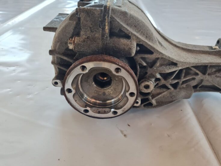 Aizmugurējais reduktors priekš AUDI A6 2008