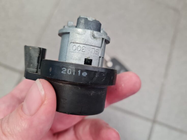 Aizdedzes slēdzene priekš VW POLO 2011