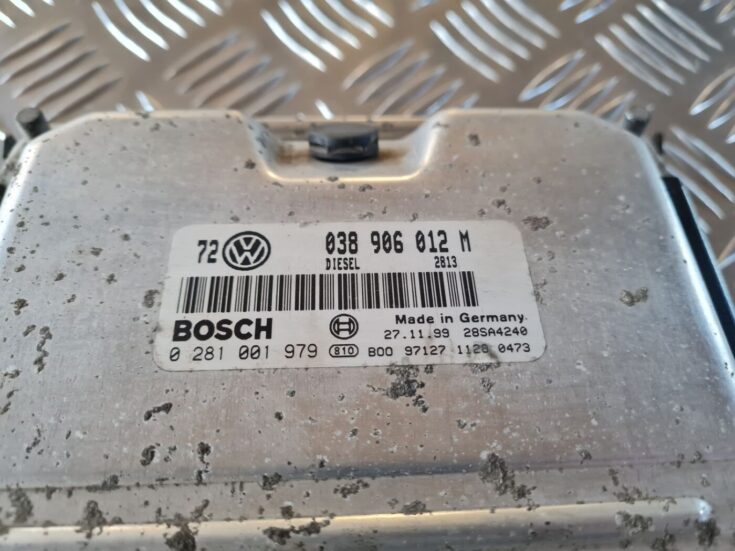 Dzinēja vadības bloks priekš VW GOLF IV 1999
