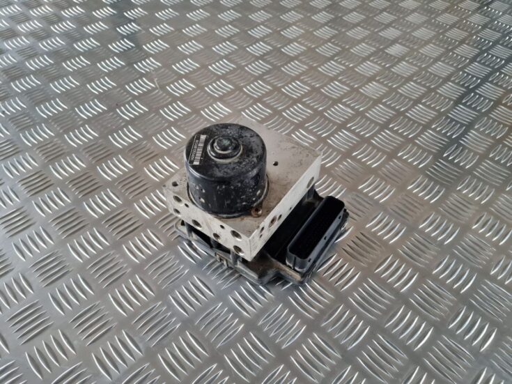 ABS bloks priekš VW GOLF IV 1999