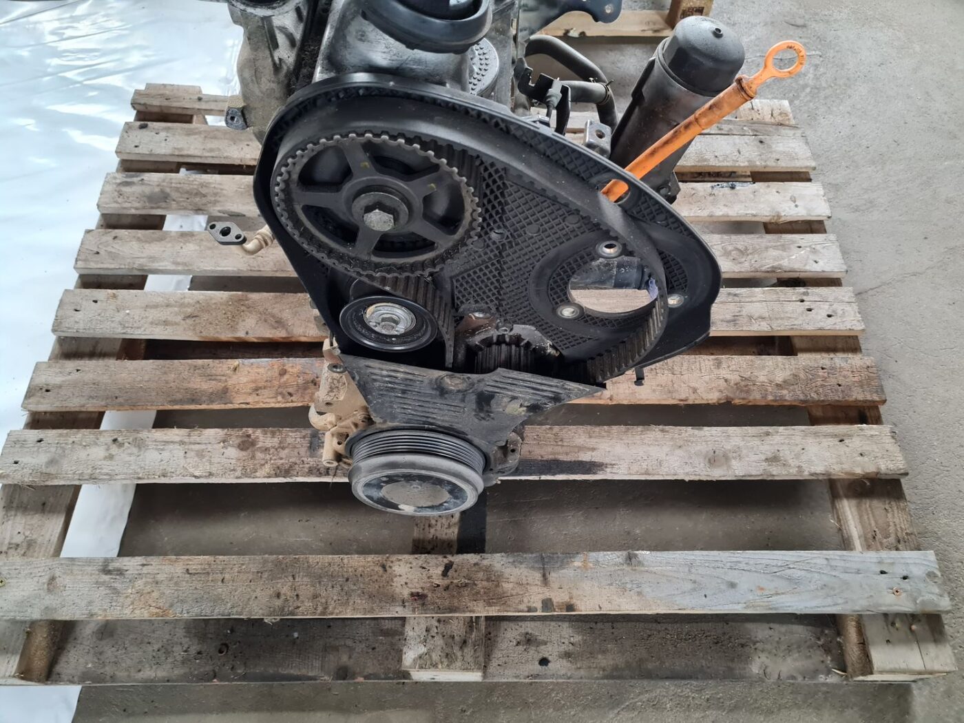 Dzinējs priekš VW GOLF IV 1999 2 Dzinējs priekš VW GOLF IV 1999