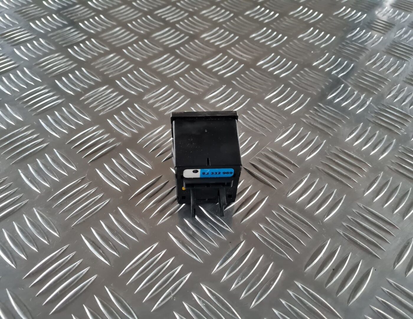 Trauksmes poga priekš OPEL MERIVA 2004 2 Trauksmes poga priekš OPEL MERIVA 2004