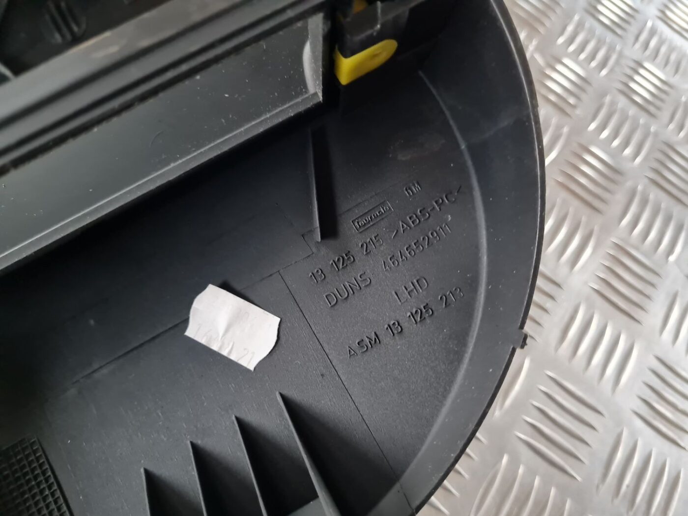 Displeja apdare (uz paneļa) priekš OPEL MERIVA 2004 3 Displeja apdare (uz paneļa) priekš OPEL MERIVA 2004